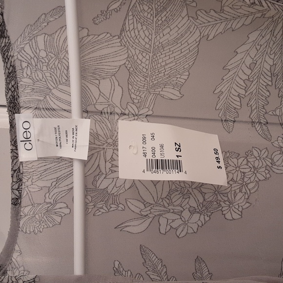 Cover up - Picture 3 of 3